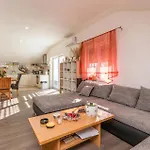 3 Bedroom Amazing In 公寓 *