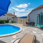 3 Bedroom Amazing In Banjevci
