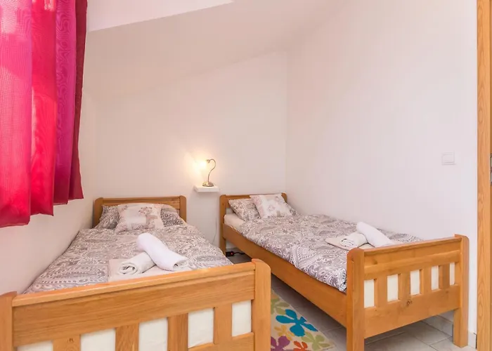 شقة 3 Bedroom Amazing In Banjevci