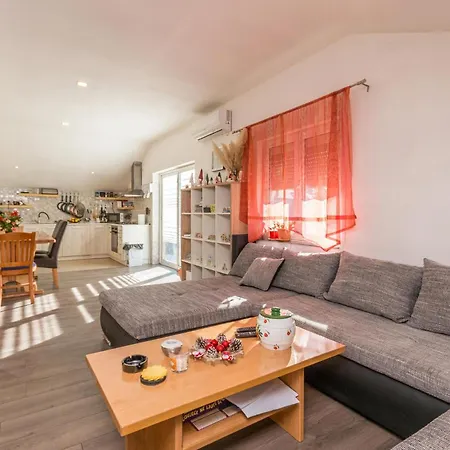 3 Bedroom Amazing In Apartamento *