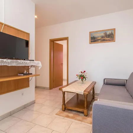 3 Bedroom Amazing In Apartamento