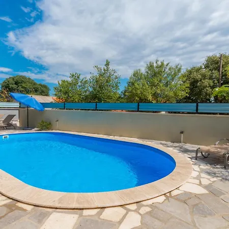 3 Bedroom Amazing In Apartamento *