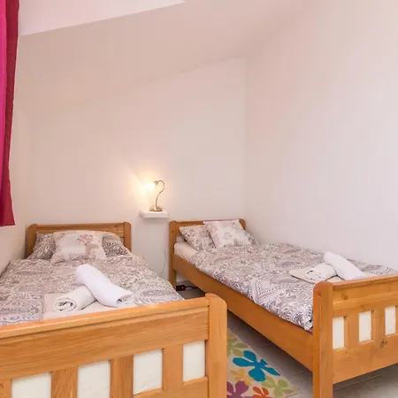 Apartamento 3 Bedroom Amazing In Banjevci